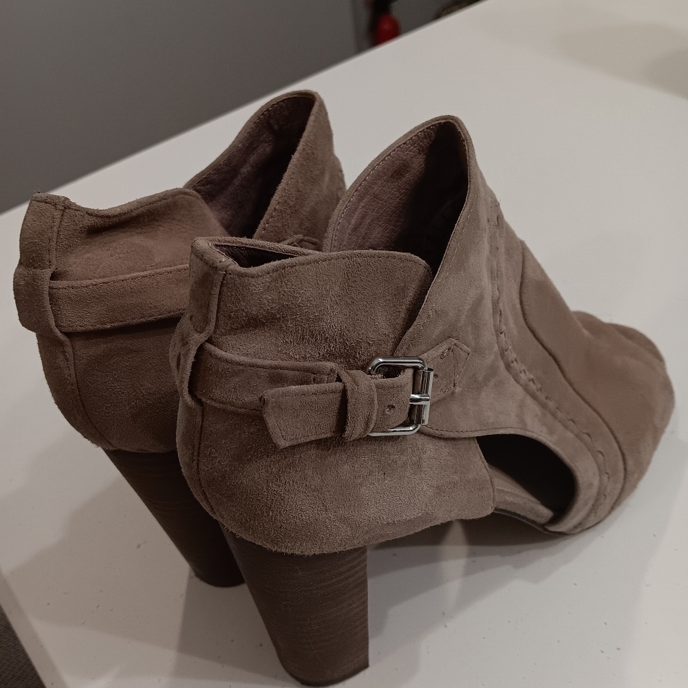 Womens shoe